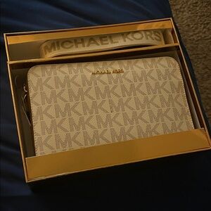 BRAND NEW w/tags Michael Kors Crossbag